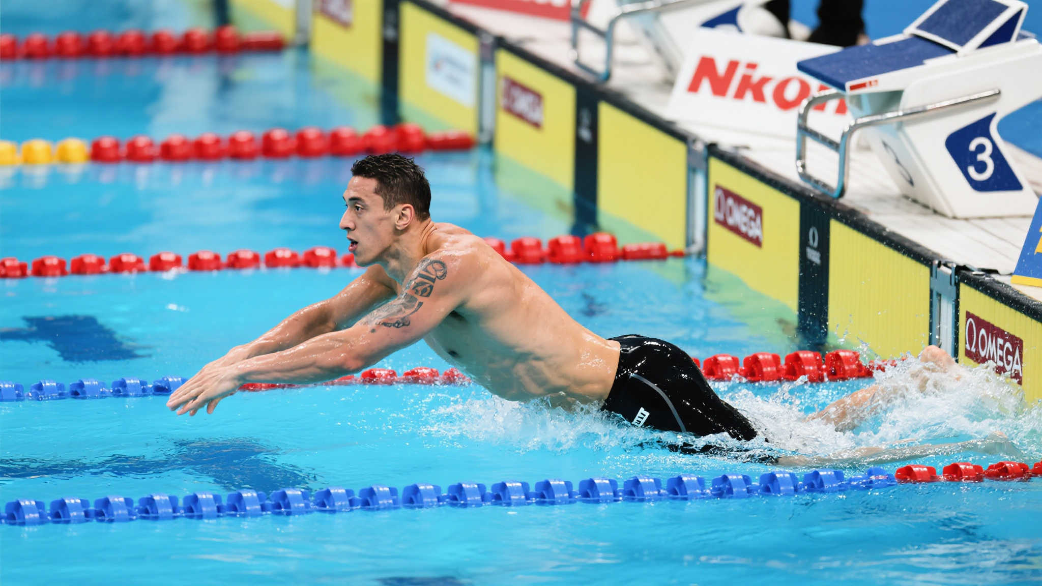 潘展乐200米自由泳亟需突破，成为泳坛GOAT此项不容忽视